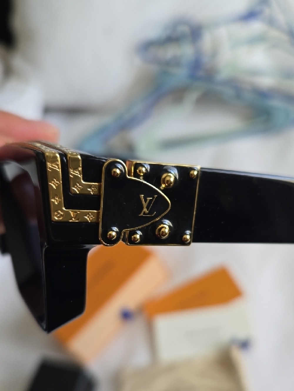 Louis Vuitton Millionaire Black and Gold  Sunglasses - Picture 6 of 8